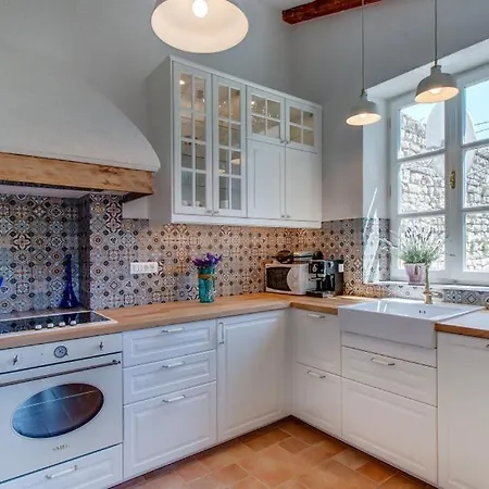 Palazzo Limone With Pool By Guide Vila Osor