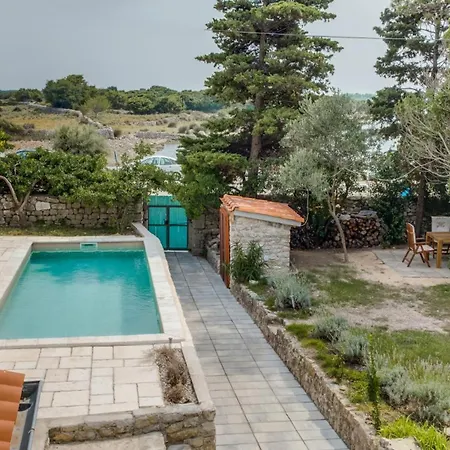Villa Palazzo Limone With Pool By Guide Nerezine