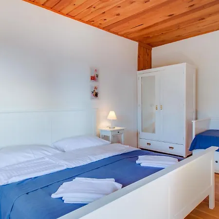 Palazzo Limone With Pool By Guide Villa Nerezine