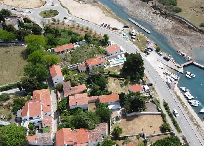 Palazzo Limone With Pool By Guide Villa Nerezine