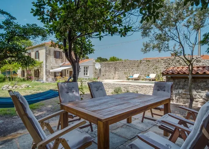 Palazzo Limone With Pool By Guide