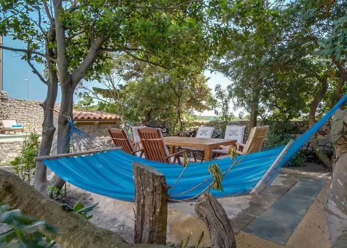 Villa Palazzo Limone With Pool By Guide *