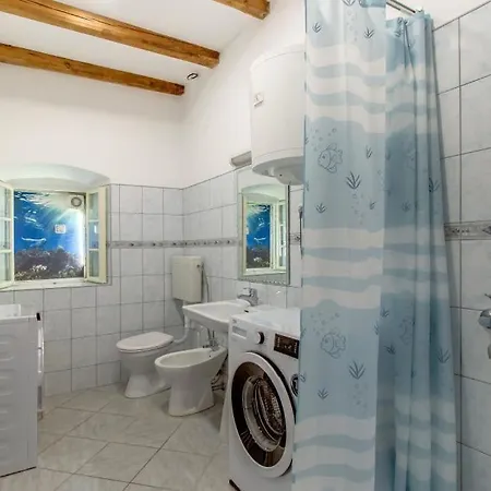 Palazzo Limone With Pool By Guide Vilă Osor