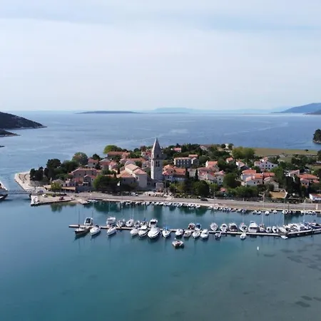 Palazzo Limone With Pool By Guide *