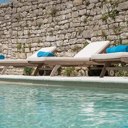 Palazzo Limone With Pool By Guide Vilă