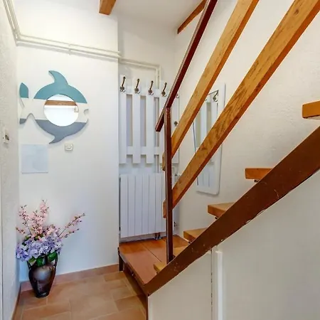 Vilă Palazzo Limone With Pool By Guide