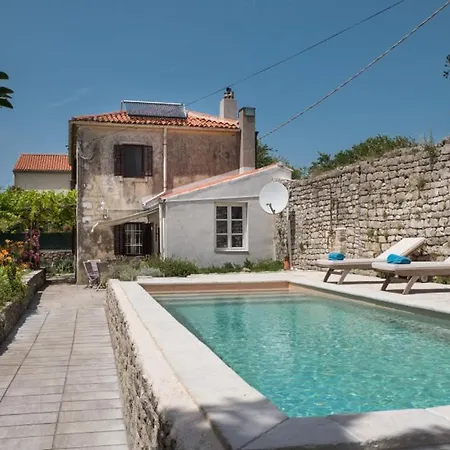 Palazzo Limone With Pool By Guide Vilă *