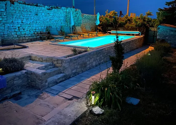 Вилла Palazzo Limone With Pool By Guide